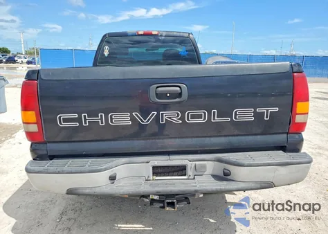 2001 Chevrolet Silverado C1500 z USA, uszkodzony, nr VIN 1GCEC14W81Z132034